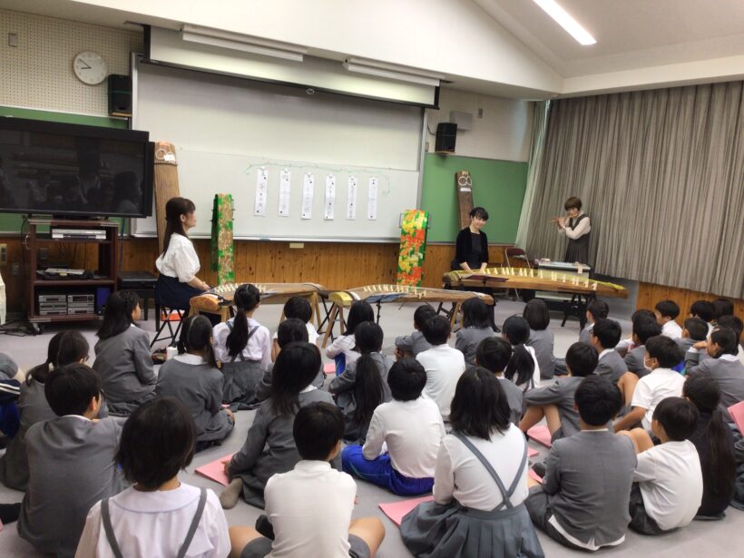 琴体験　(４年生)