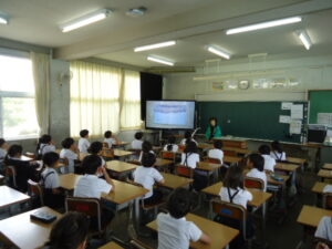 読み聞かせ(1･2･3年)