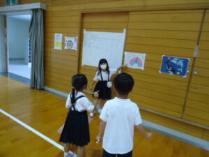 おもちゃランドを楽しみました(１･２年)