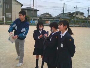 学校かくれんぼ