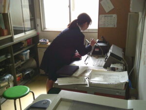 学校かくれんぼ