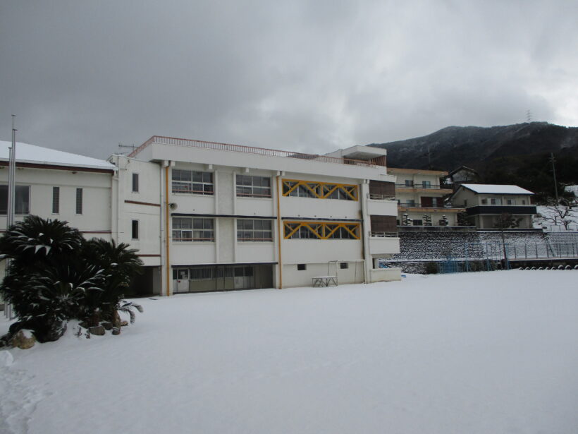 大雪のため臨時休校