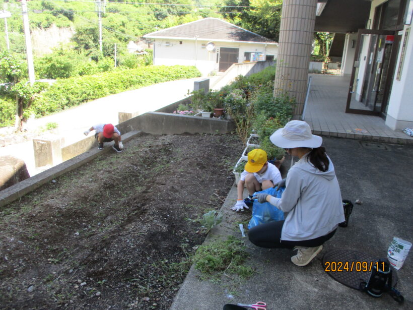 学級園の畝作り（２年生）