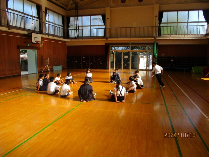 今日の「朝の全校遊び」