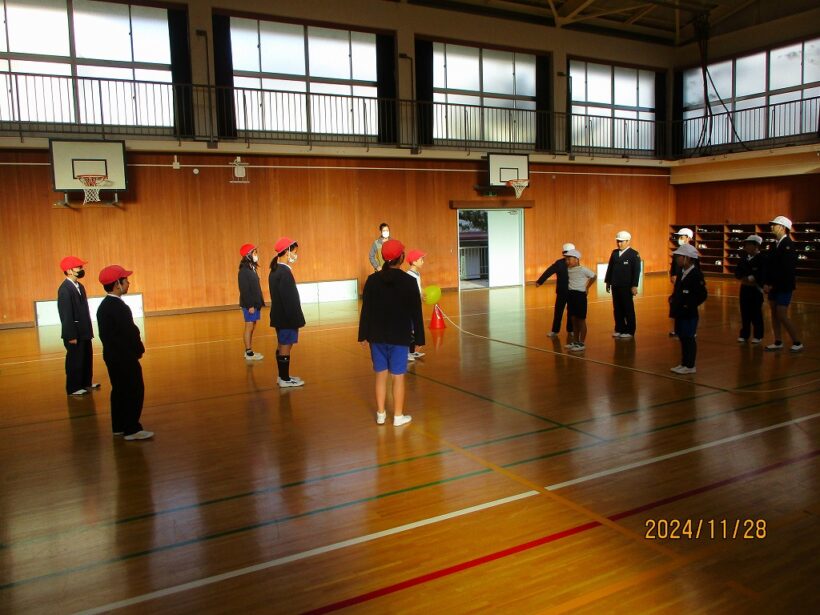 朝の全校遊び