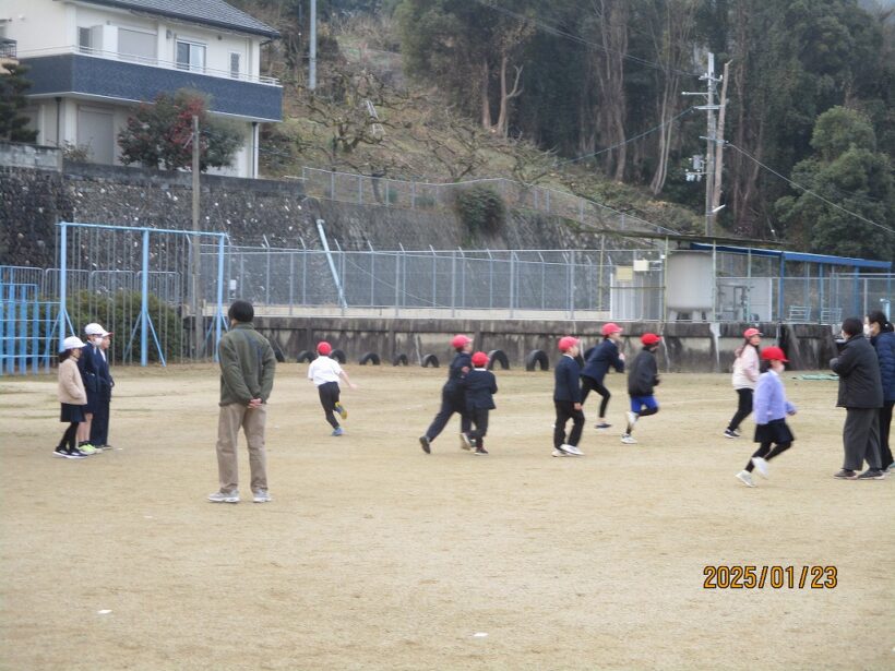 朝の全校あそび