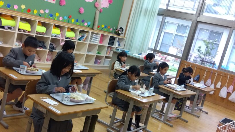 1年初めての給食