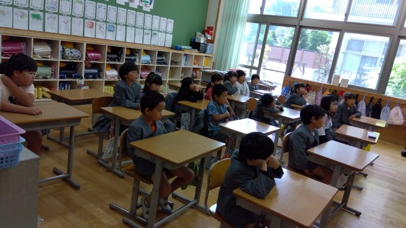 読み聞かせ(2年生)
