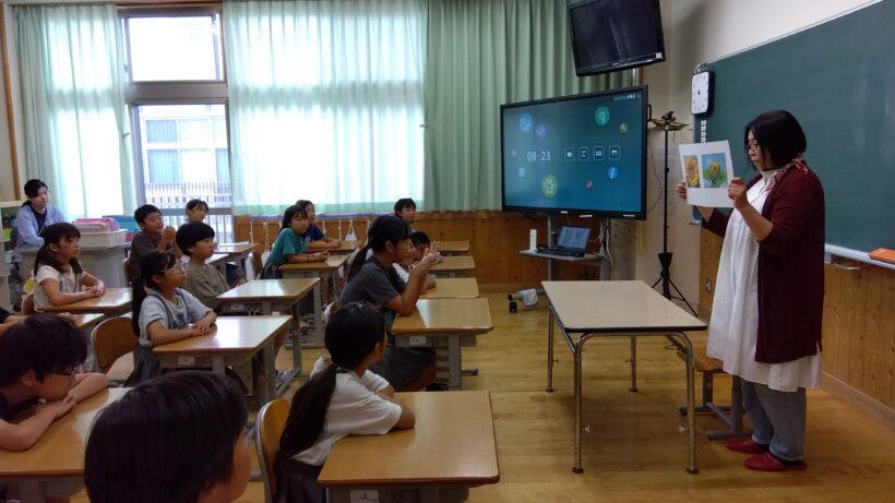 読み聞かせ(4年生)