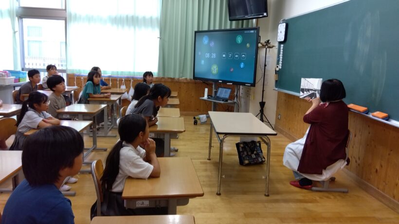 読み聞かせ(4年生)