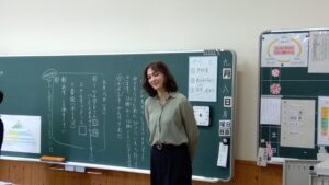 マラ先生との授業（1/２年生）