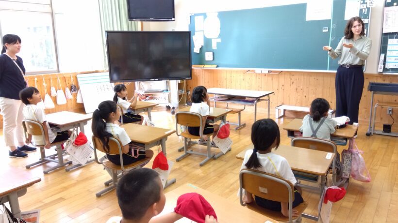 マラ先生との授業（1/２年生）