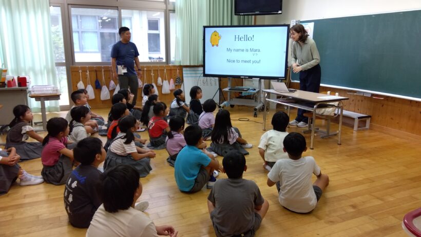 マラ先生との授業（1/２年生）