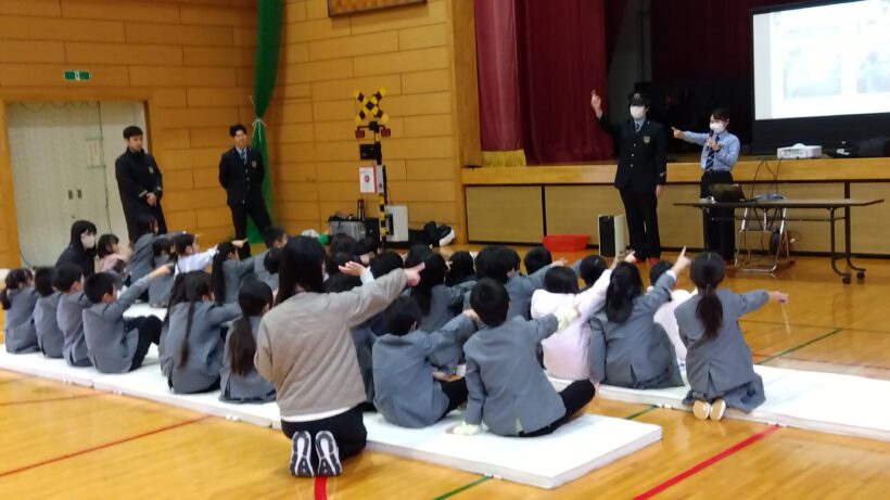 和歌山線活性化検討委員会小学校出前講座(1~3年)