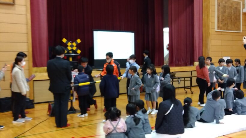 和歌山線活性化検討委員会小学校出前講座(1~3年)