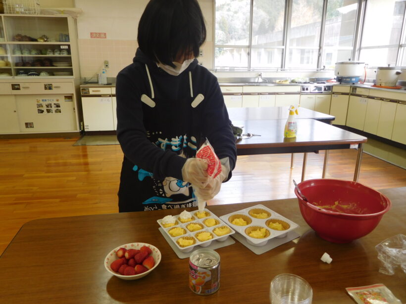 3月4日　ミニタルト作り（小学6年）