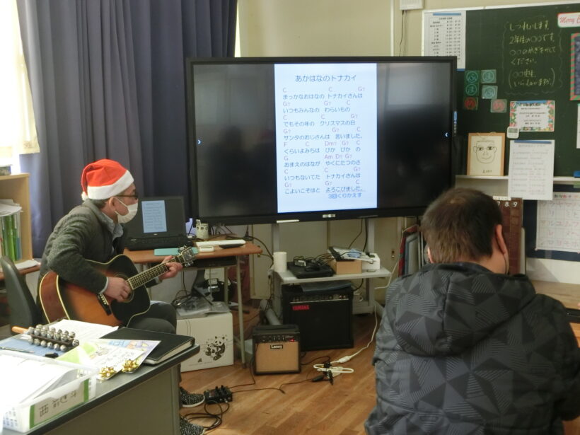 12月21日　クリスマス集会（小学校）