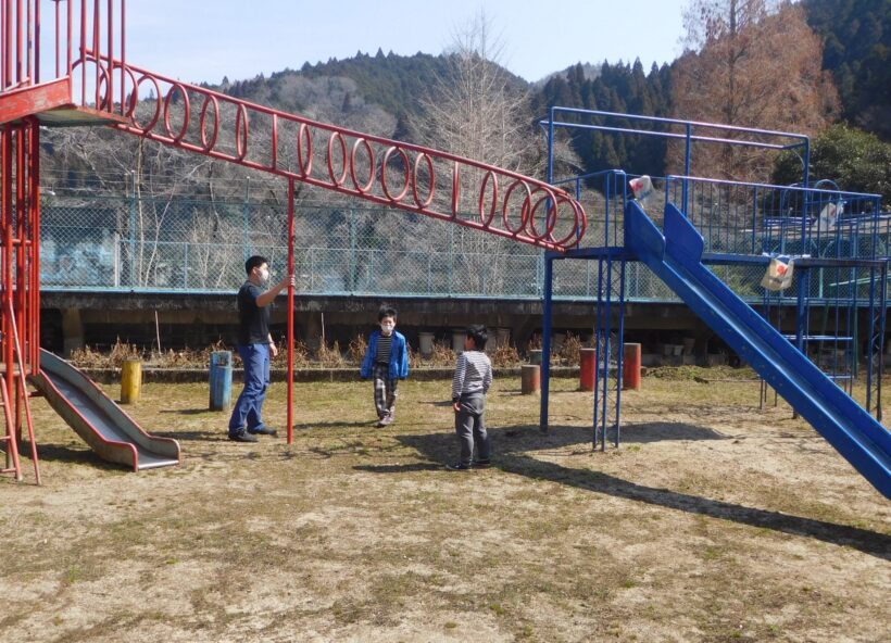 3月9日　中学校の先生と昼休憩（小学生）