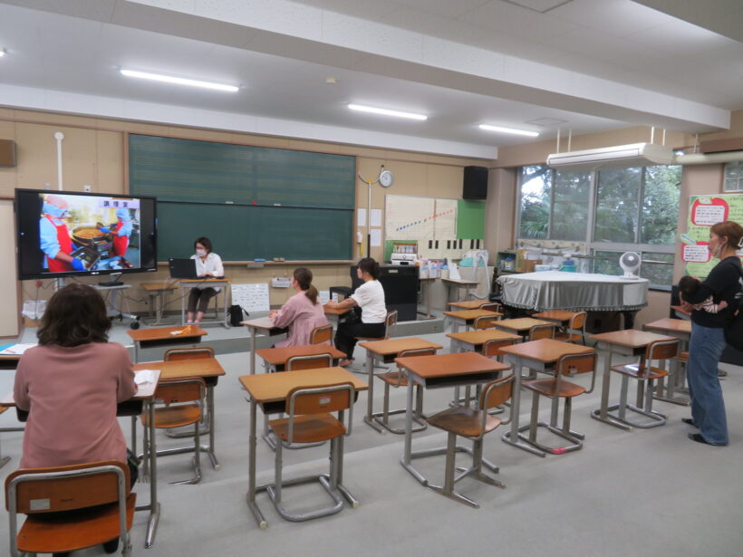 給食試食会を行いました