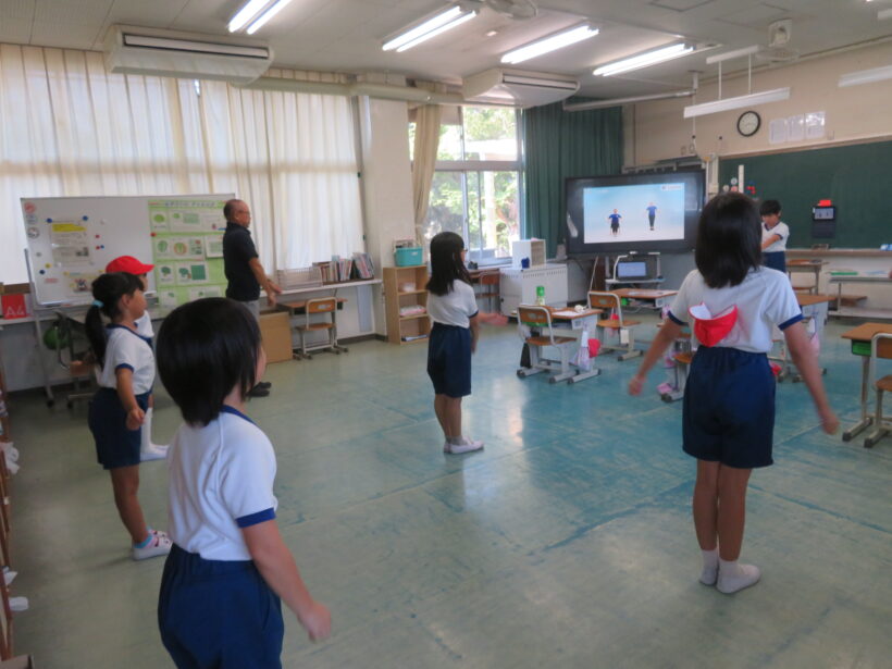 朝の体操開始