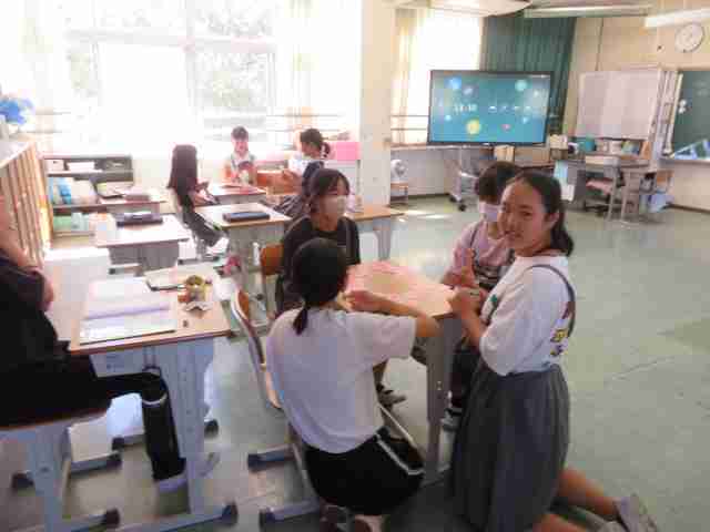 教育実習生と荒川中学校職場体験生