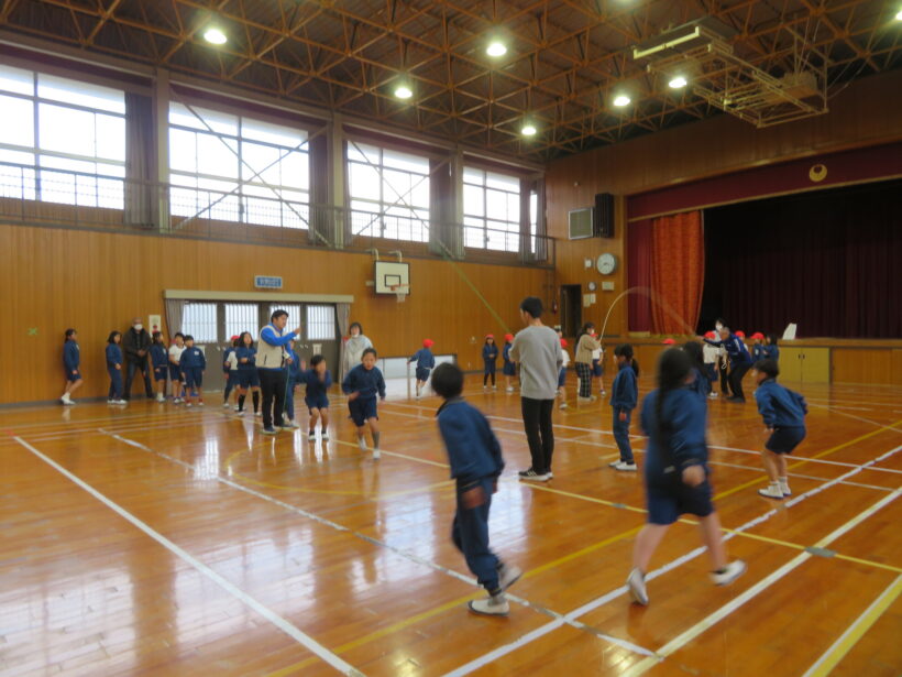 朝トレ（大縄跳び）