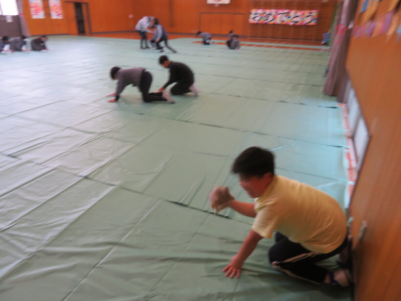 卒業式会場準備