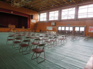 卒業式会場準備